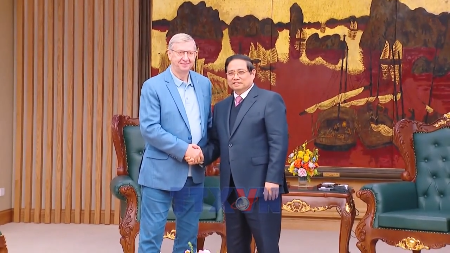 Le Premier ministre Pham Minh Chinh reçoit le fondateur du conglomérat AFK Sistema