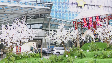 Le retour paisible du cheval : lart au cœur de la ville