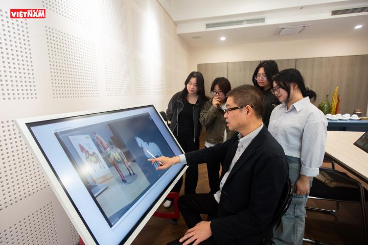 Hồi sinh tranh dân gian Đông Hồ bằng ngôn ngữ thiết kế đương đại