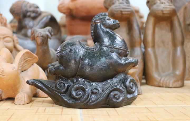Độc đáo linh vật ngựa làng gốm Chăm Bàu Trúc