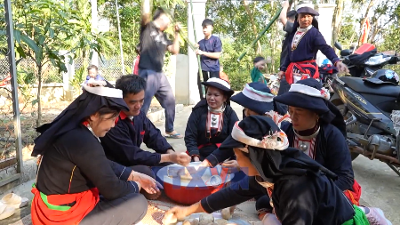 伝統的なテト、ザオ族の人々の絆を強める