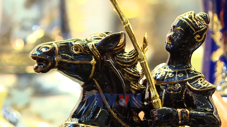 សិល្បៈប្រពៃណីបាតត្រាង (Bat Trang)  បង្ហាញពីស្មារតីវៀតណាម