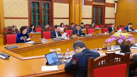 越共中央总书记苏林主持召开中央书记处会议