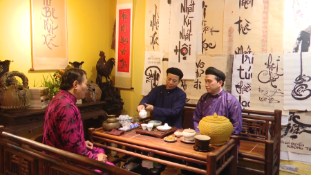 通过浸润着浓郁传统风味的文字讲述新春故事