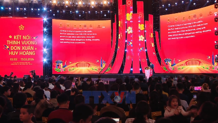 Премьер-министр Фам Минь Тьинь принял участие в церемонии закрытия Весенней ярмарки 2026 года