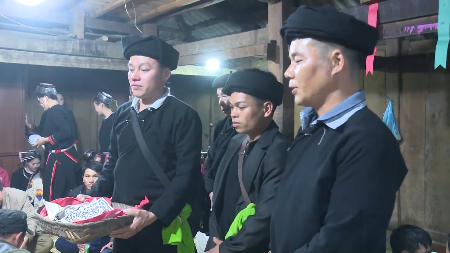 Efforts de préservation des valeurs culturelles de la communauté ethnique Dao Tien