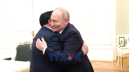 Vietnamese PM meets Russian President in Moscow