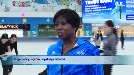 La légende Surya Bonaly inspire le patinage artistique à Hanoï