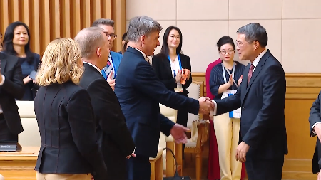 Primer ministro de Vietnam se reúne con líderes empresas de EE.UU.