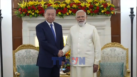 Top Vietnamese leader holds talks with Indian Prime Minister