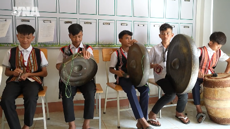 Gong culture introduced in schools to safeguard ethnic heritage