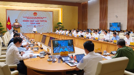PM demands breakthrough tech results, warns against superficial action