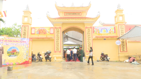 Pagoda vietnamita establece récord asiático por sus muros de piedra grabados con esvásticas budistas
