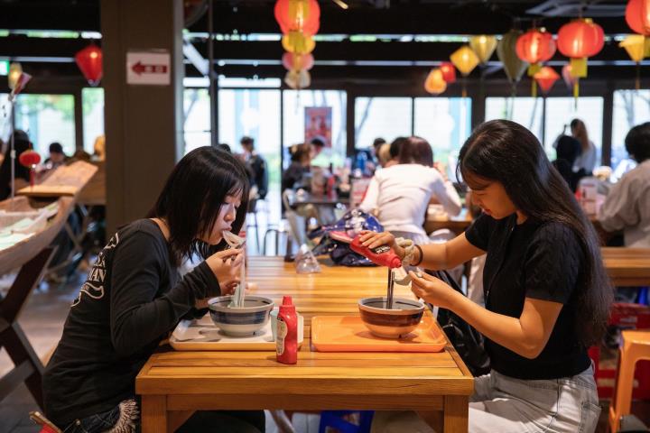 Vietnamese Pho Wins over Japanese Students