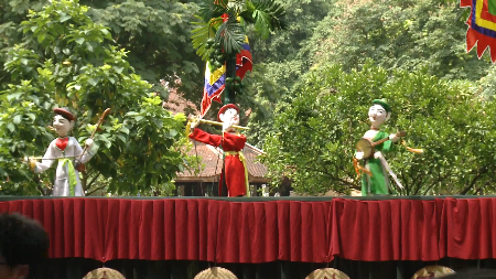 ບັນດາການຫຼິ້ນພື້ນເມືອງ ຮັດແໜ້ນຄວາມສາມັກຄີໃນຄອບຄົວ ຢູ່ ວັນມ໋ຽວ 