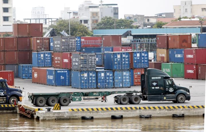 Vietnam on right track to remove growth bottlenecks
