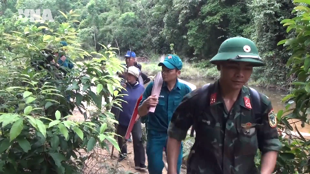Dak Lak soldiers carry on silent mission to bring fallen heroes home