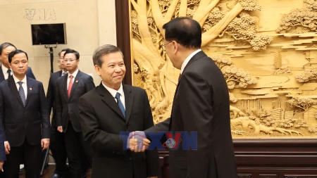 越共中央内政部长黎明智访问中国重庆市