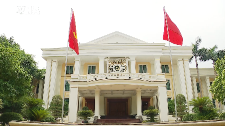 越共第十四届中央委员会第三次全体会议在河内隆重开幕