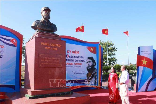 Kỷ niệm 100 năm Ngày sinh Lãnh tụ Fidel Castro