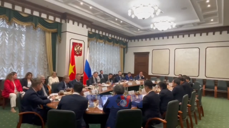 Ханой стремится к сотрудничеству с российскими регионами в развитии городских железных дорог