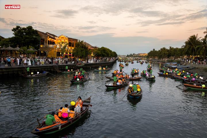 Phố Hội về đêm