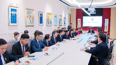 Amplias actividades de alto dirigente partidista vietnamita en Singapur