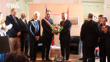 Le dirigeant To Lam multiplie les activités diplomatiques à Paris