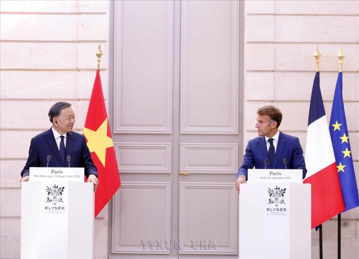 Máximo dirigente de Vietnam realiza visita a Francia