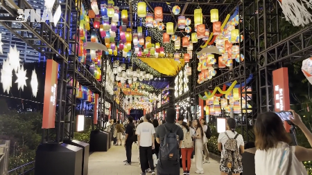 Les lanternes de Hoi An illuminent la Fête internationale de la Mi-Automne à Hong Kong (Chine)
