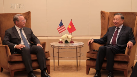 Líder vietnamita dialoga con representantes de grupos económicos en EE. UU.