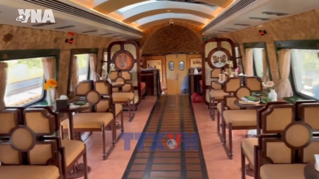 Un nouveau train touristique pour relier Hanoï au patrimoine de Ninh Binh