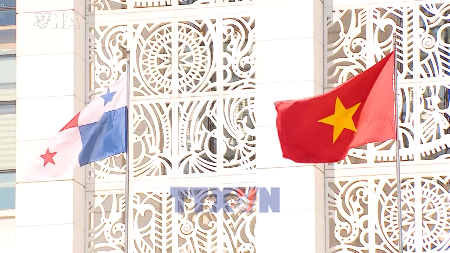 Panama sees Vietnam as leading important partner in Southeast Asia: President