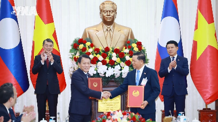 Le Premier ministre Le Minh Hung multiplie les rencontres de haut niveau au Laos