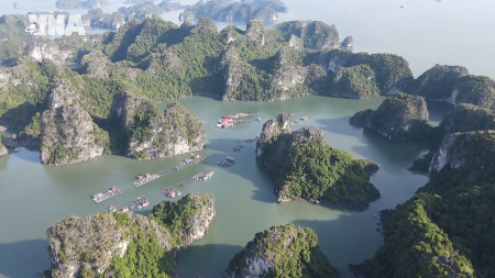 Quang Ninh draws visitors from home and abroad