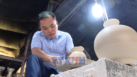 Dao Viet Binh, celui qui fait vivre la céramique de Kim Lan