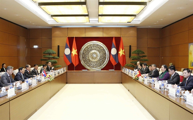 Sáng 17/7/2018 tại Nhà Quốc hội đồng chí Tòng Thị Phóng Ủy viên Bộ Chính trị Phó Chủ tịch Thường trực Quốc hội đón và hội đàm với Thượng tướng Sengnouan Xayalath Bí thư Trung ương Đảng Phó Chủ tịch Quốc hội nước Cộng hoà Dân chủ Nhân dân Lào. Trong ảnh: Quang cảnh hội đàm. Ảnh: Văn Điệp/TTXVN.