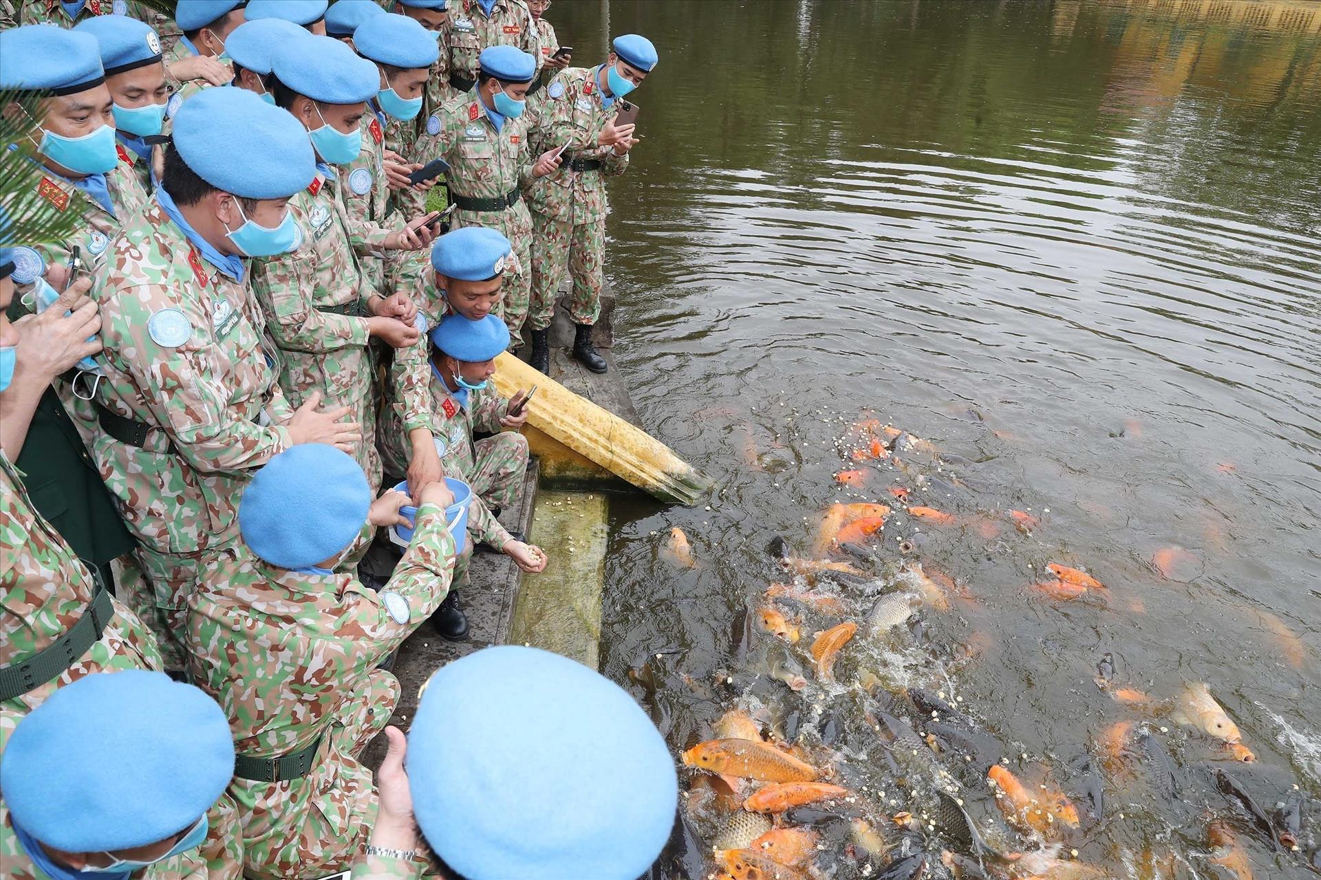Đội Công binh số 1 và Bệnh viện dã chiến cấp 2 số 4 phát động thi đua trước khi lên đường thực hiện nhiệm vụ