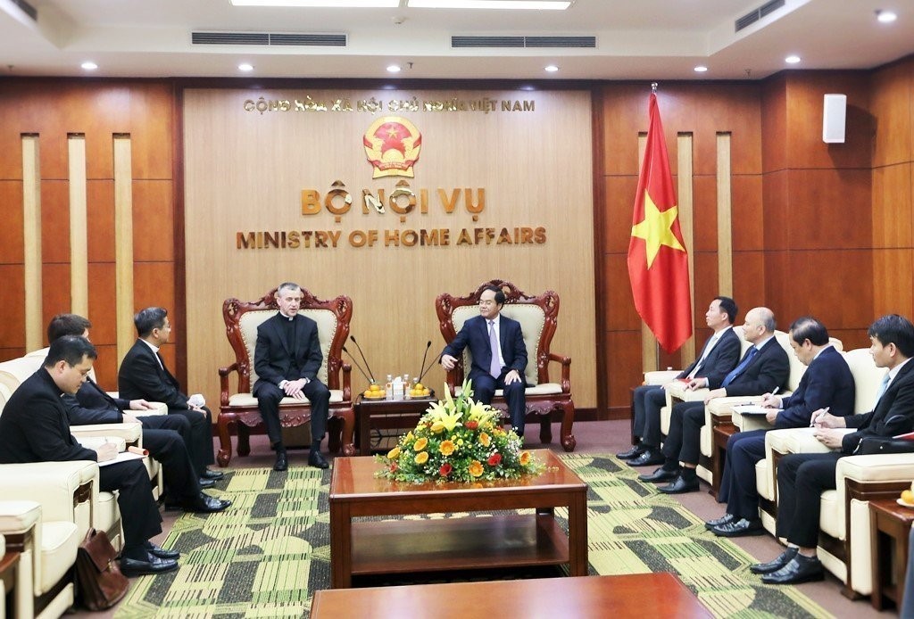 Thứ trưởng Nội vụ Vũ Chiến Thắng tiếp xã giao Thứ trưởng Ngoại giao Tòa thánh Vatican