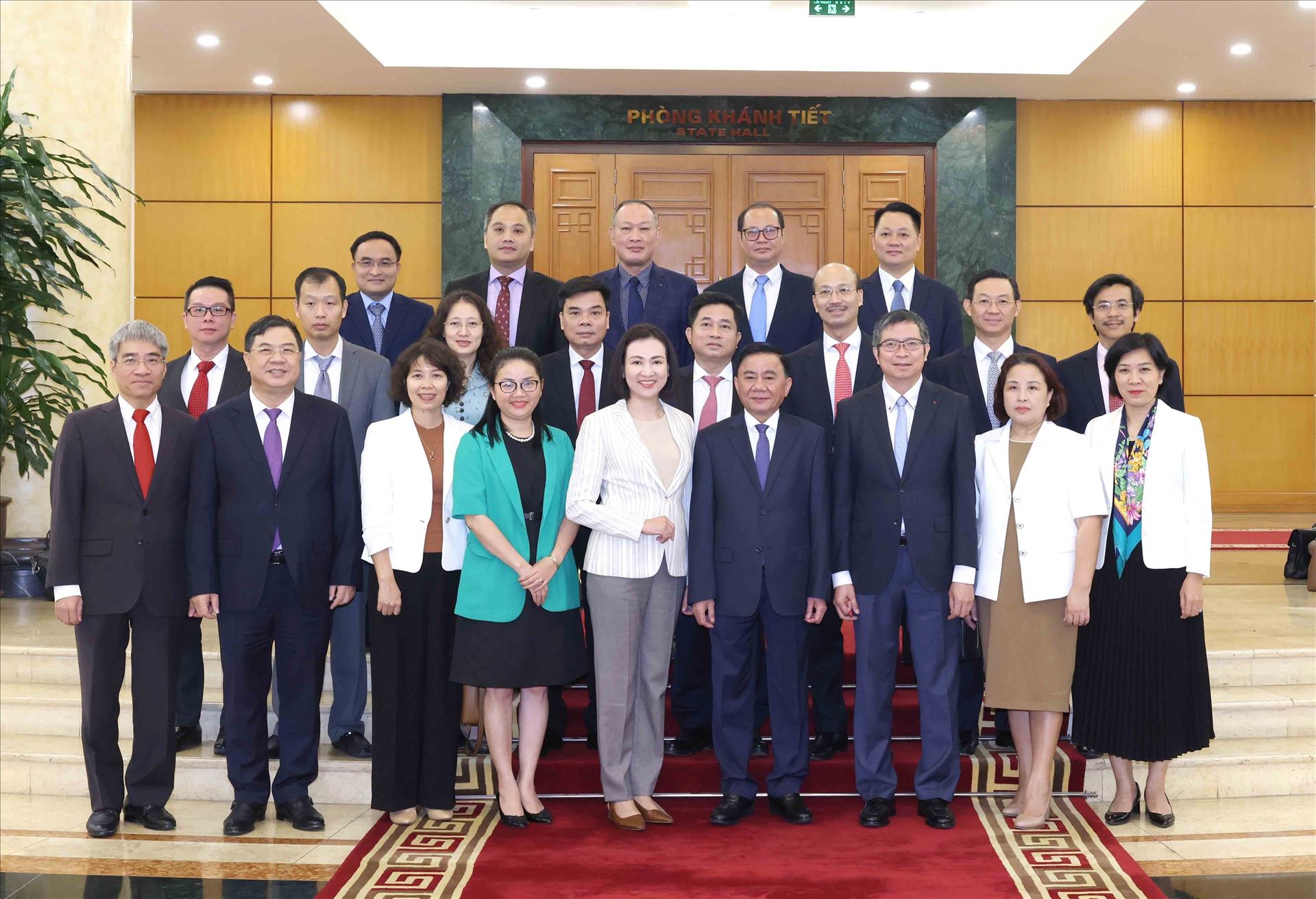 Thường trực Ban Bí thư Trần Cẩm Tú tiếp các Đại sứ, Trưởng Cơ quan đại diện Việt Nam ở nước ngoài