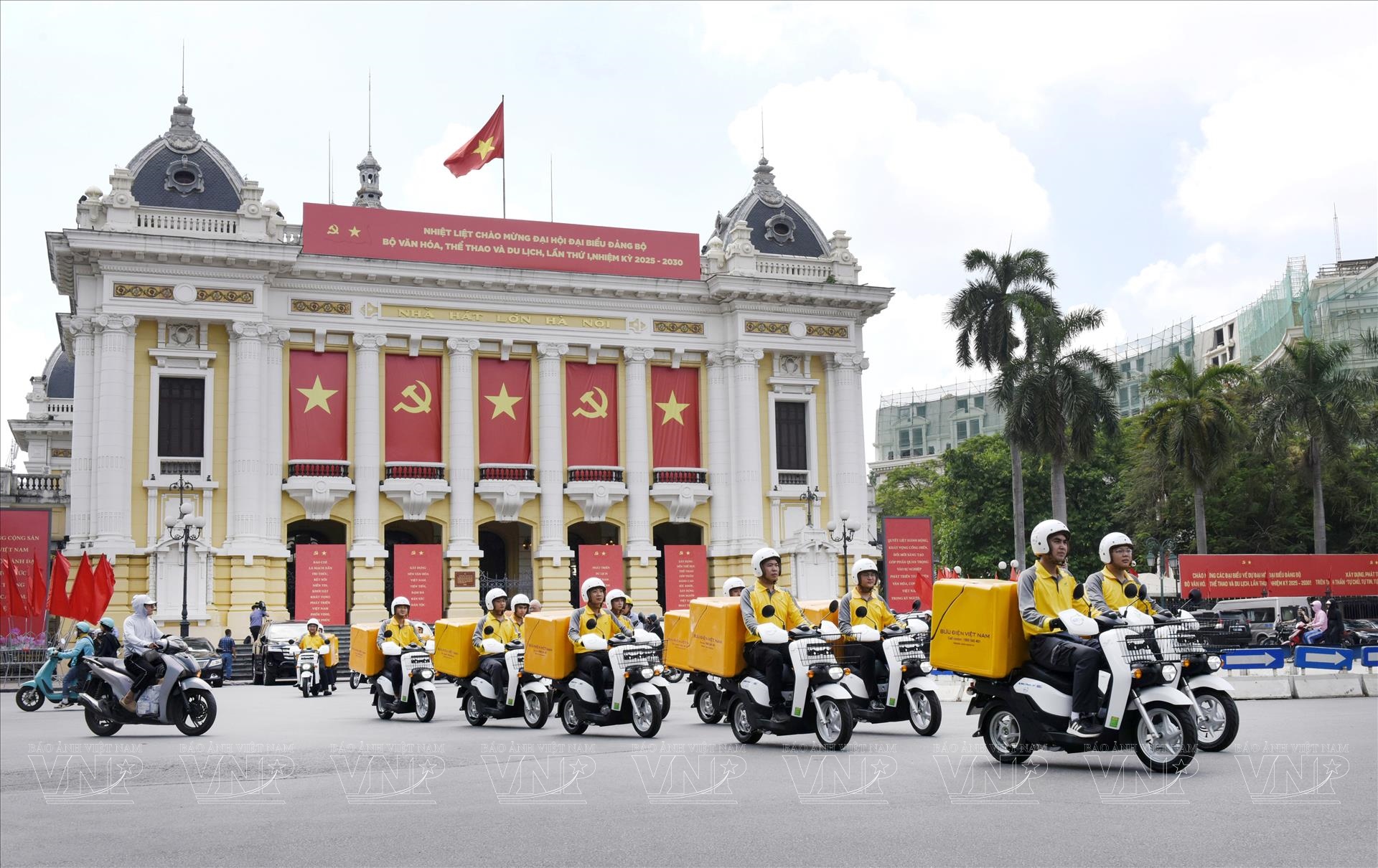 Hanoi to pilot petrol motorbike ban in Old Quarter from July
