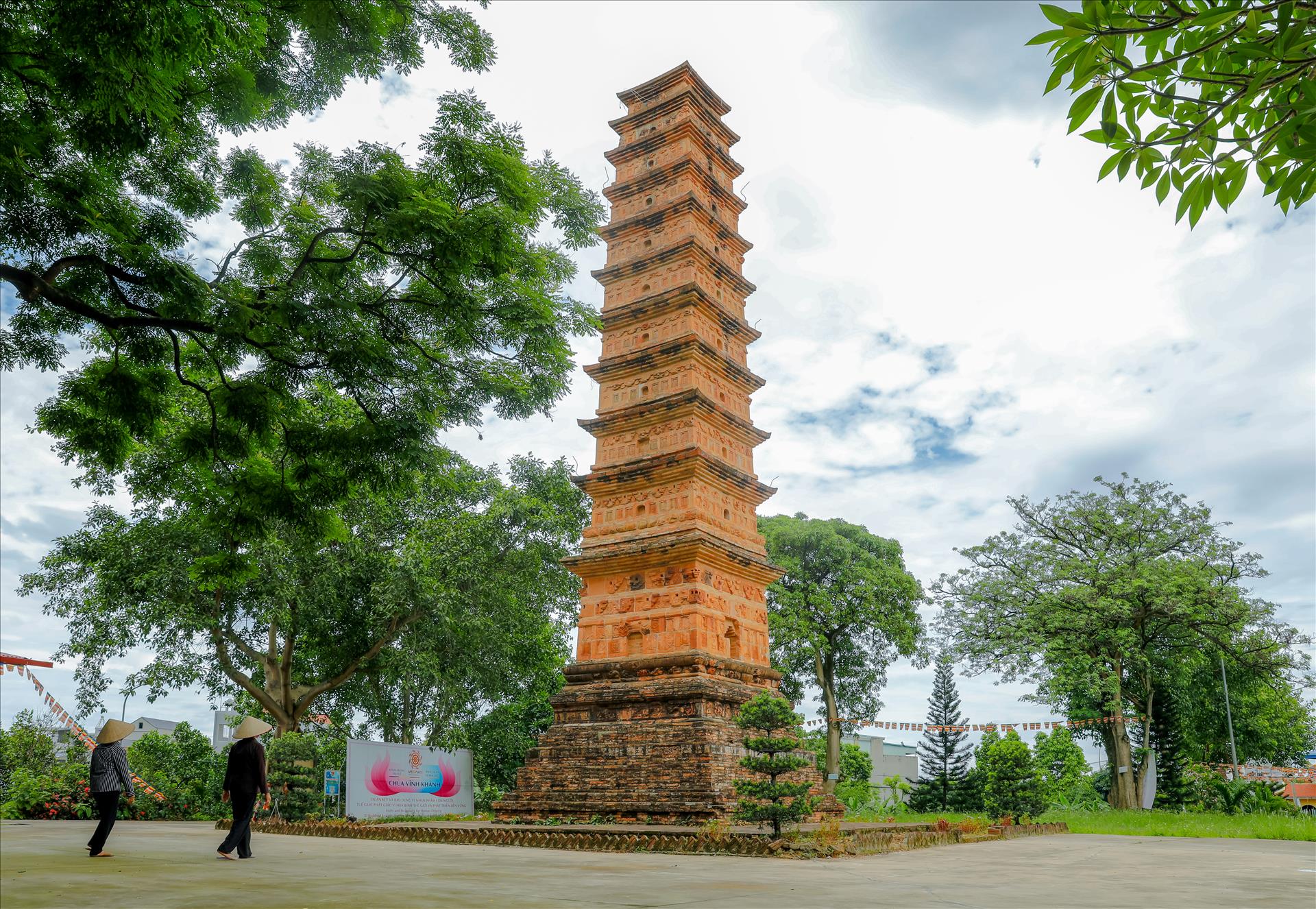 La tour Binh Son, chef-dœuvre architectural des Ly et Trân