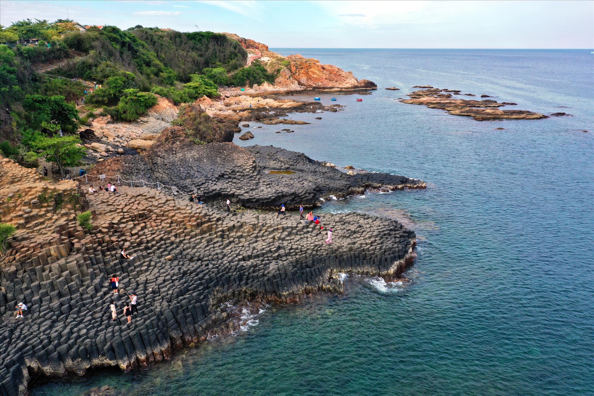 Da Dia Reef - A Magnificent Symphony from Stone and Sea