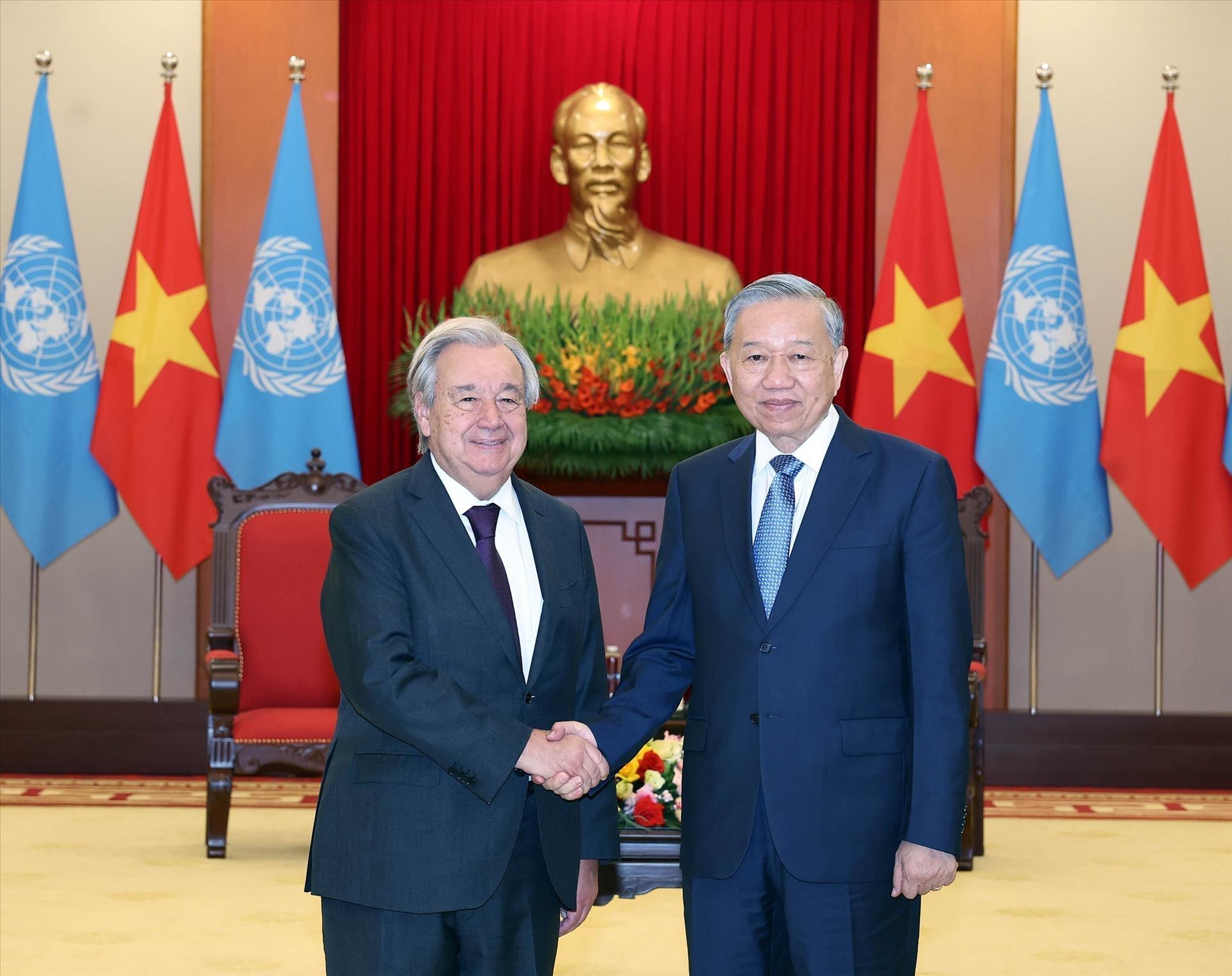 Party chief welcomes UN Secretary-General in Hanoi