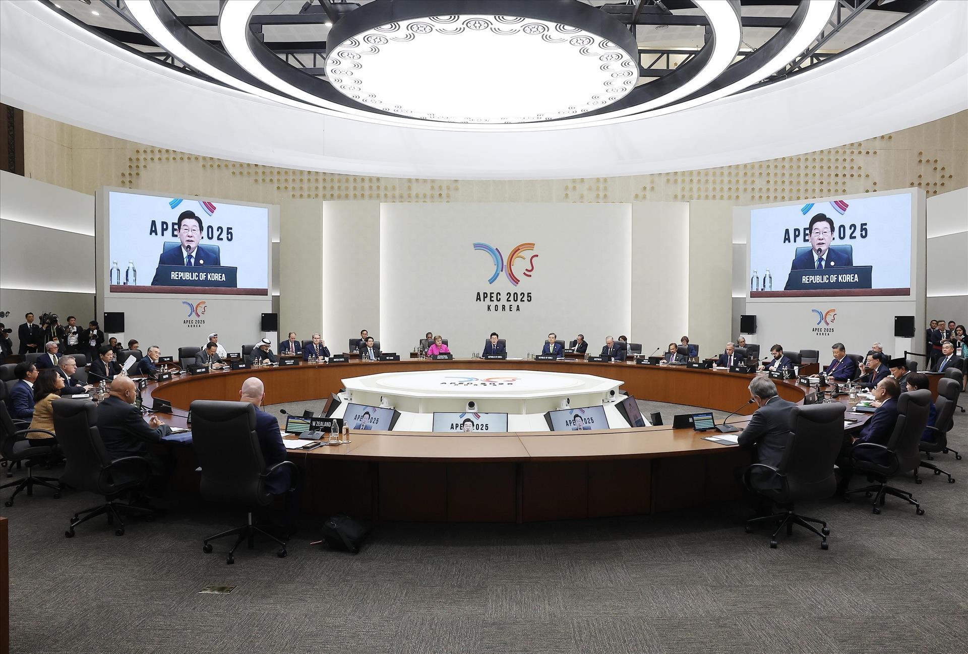 Передача послания о видении, стратегических ориентирах и решимости Вьетнама к обновлению и инновациям