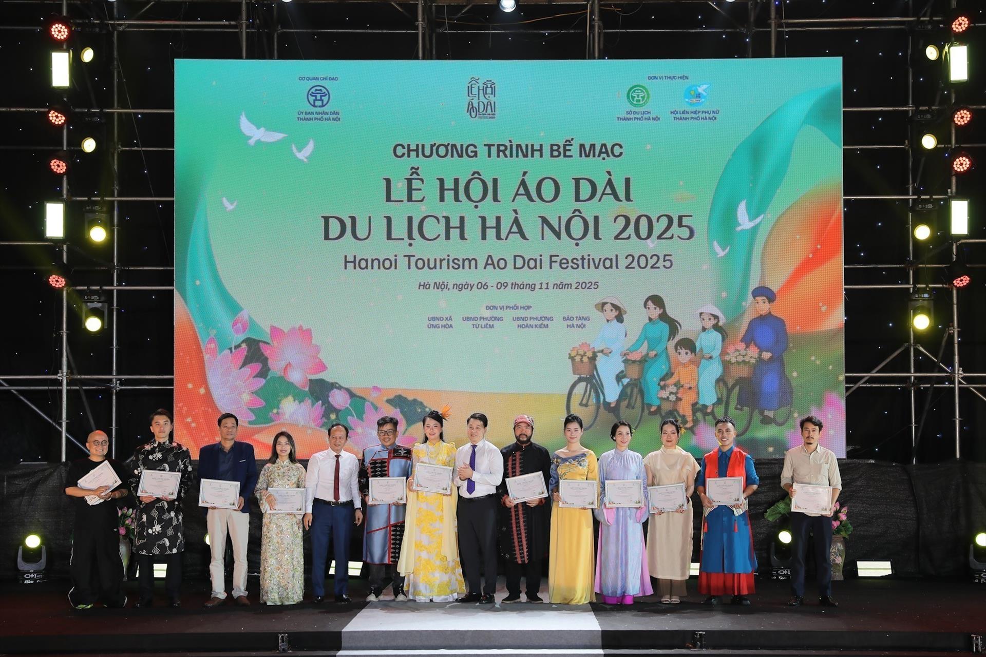 Lễ hội Áo dài Du lịch Hà Nội 2025: Tỏa sáng tinh hoa di sản Việt