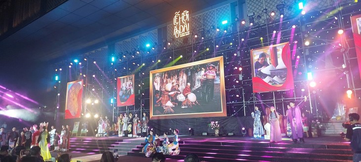 2025年アオザイ観光フェスティバル 伝統美が放つ新たな輝き