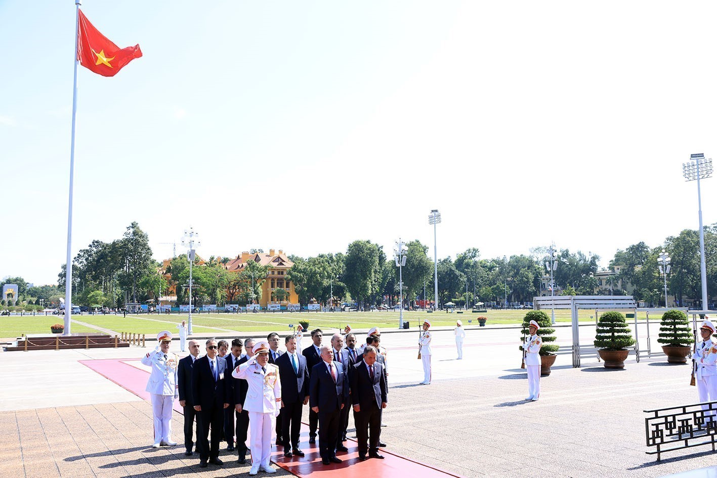 Quốc vương Jordan Abdullah II Ibn Al Hussein vào Lăng viếng Chủ tịch Hồ Chí Minh