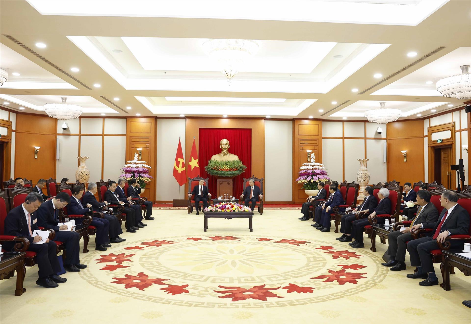 Tổng Bí thư Tô Lâm tiếp Trưởng Ban Tuyên truyền Trung ương Đảng Cộng sản Trung Quốc