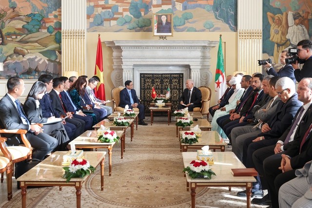 ベトナム首相 アルジェリアで両院議長と会見